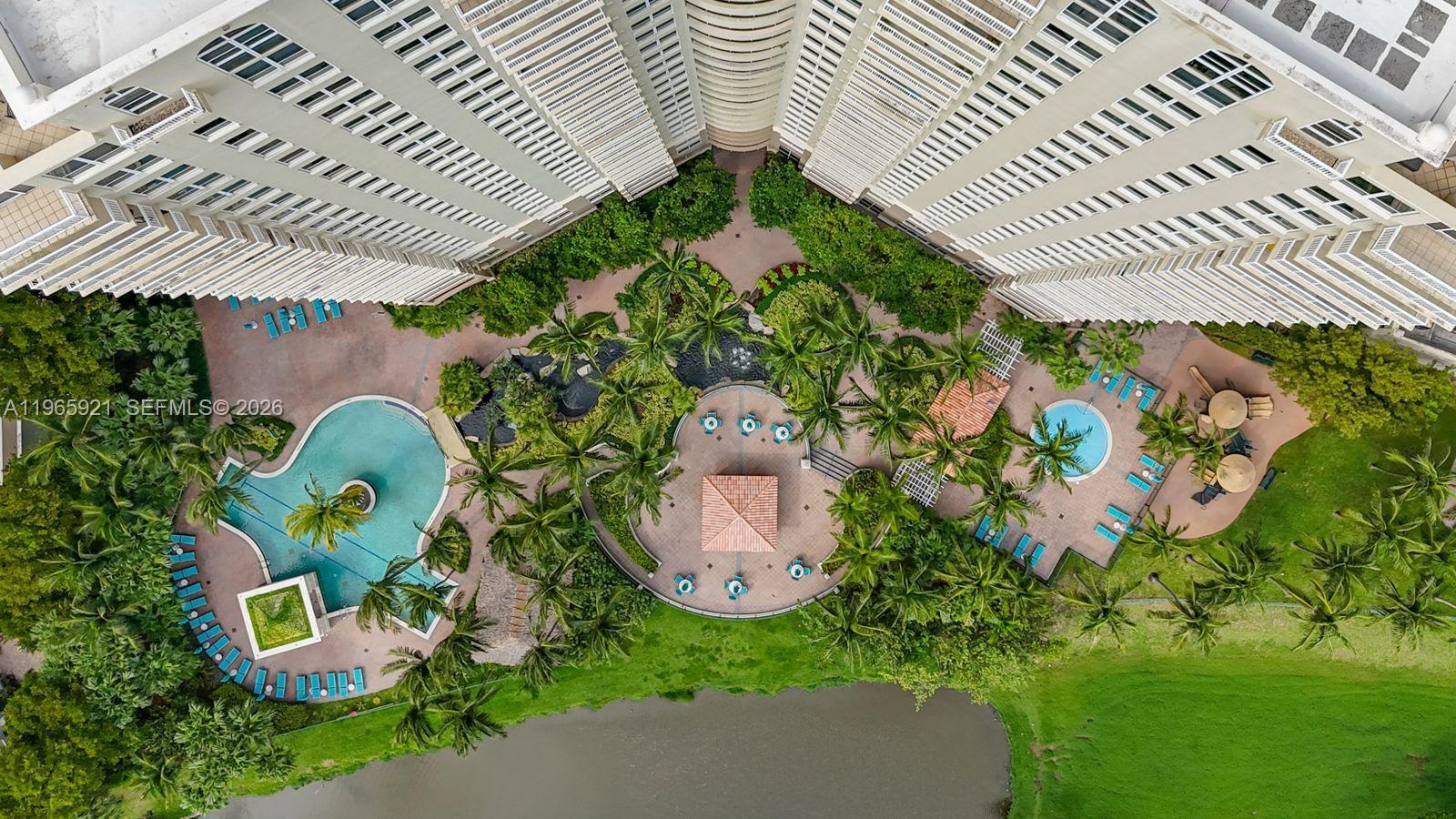 TURNBERRY ON THE GREEN CO - Residential