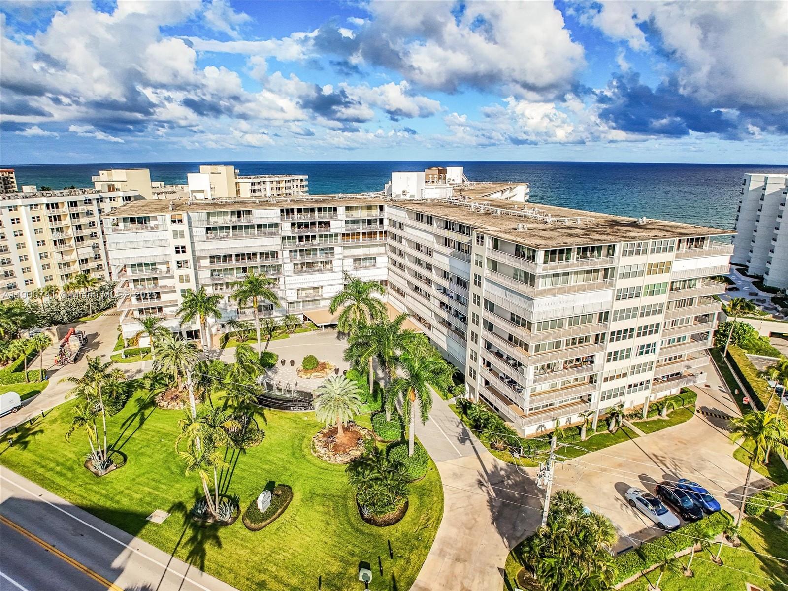 BARCLAY CONDO - Residential