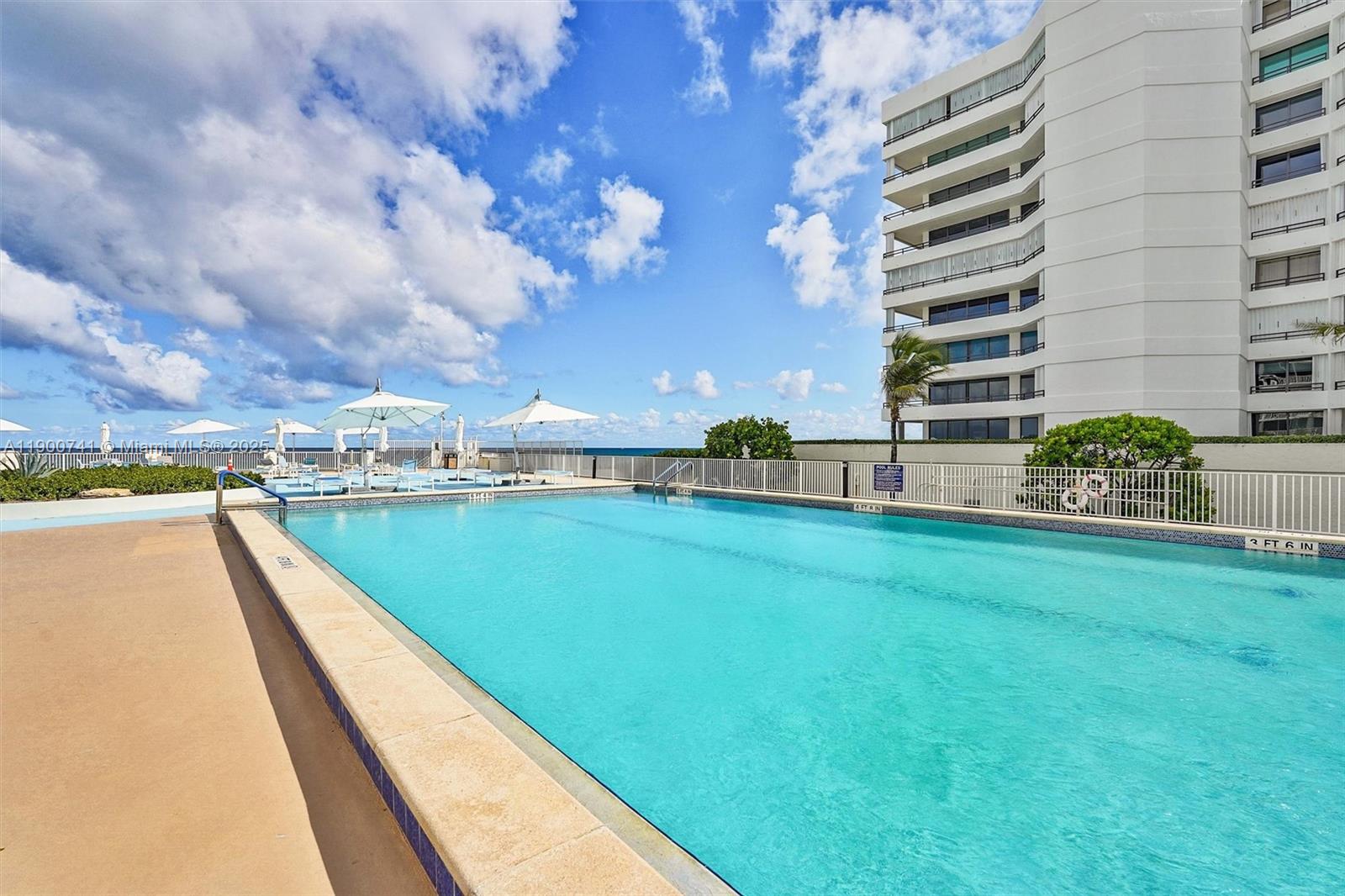 BARCLAY CONDO - Residential