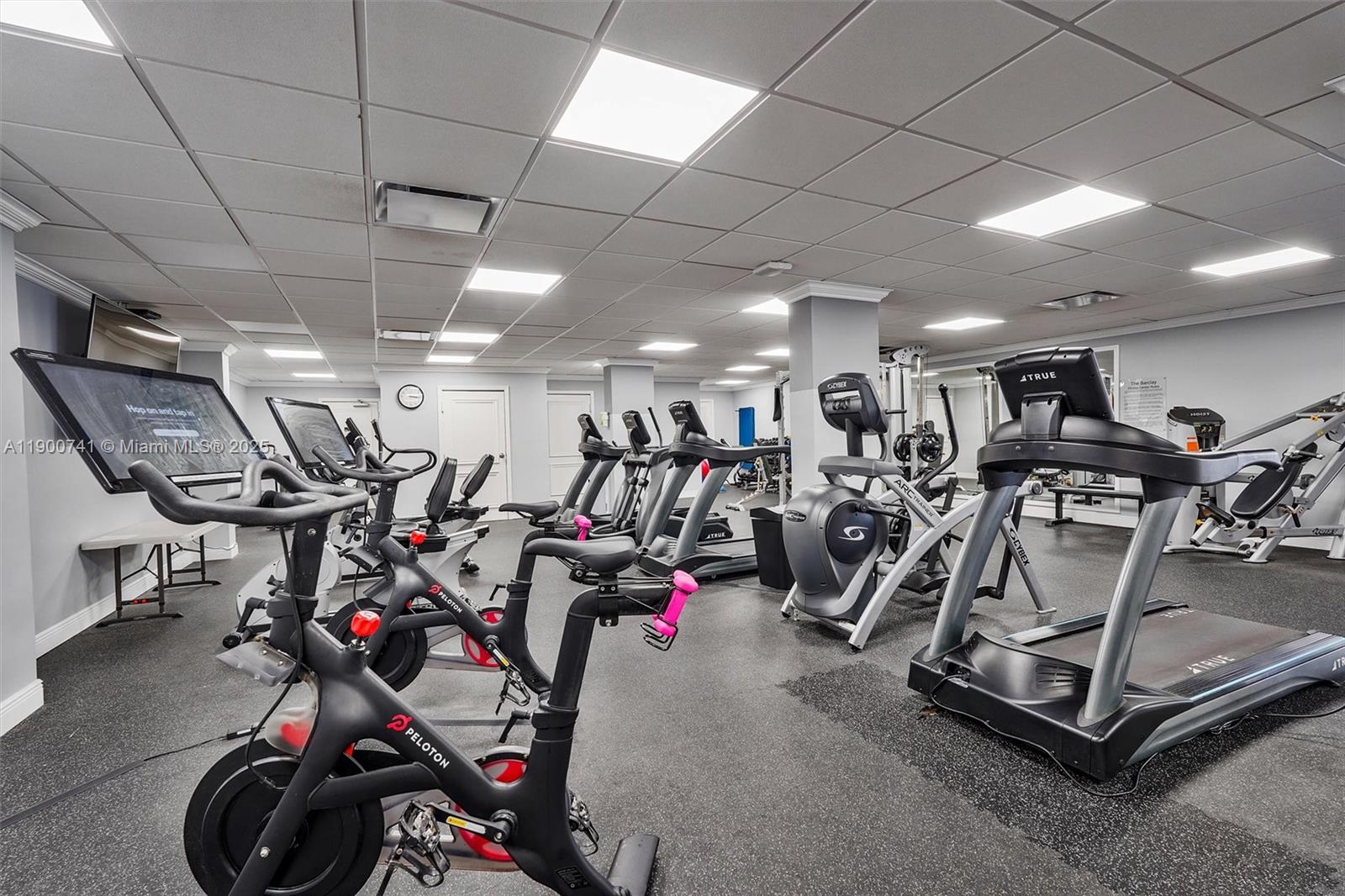 BARCLAY CONDO - Residential