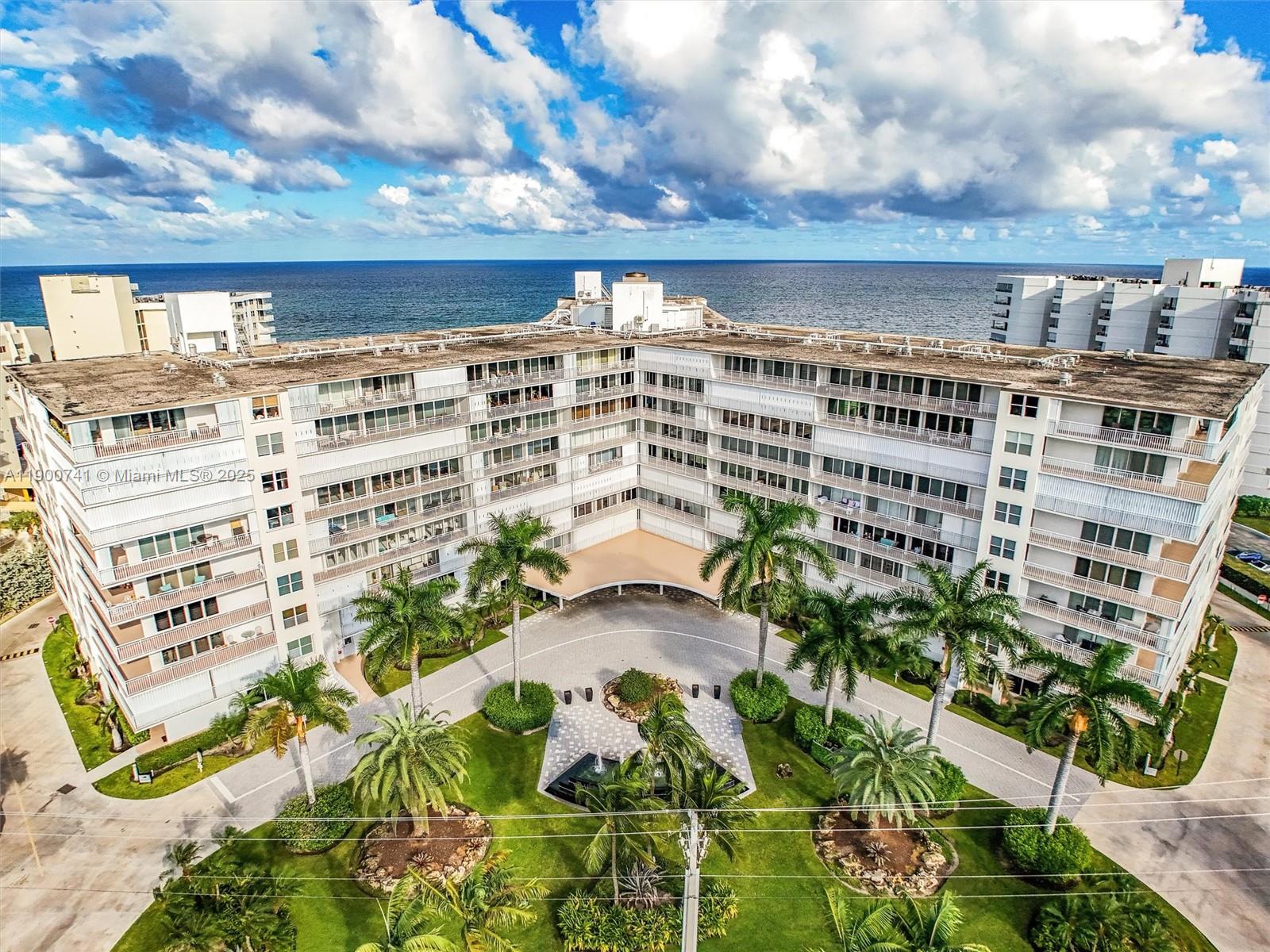 BARCLAY CONDO - Residential