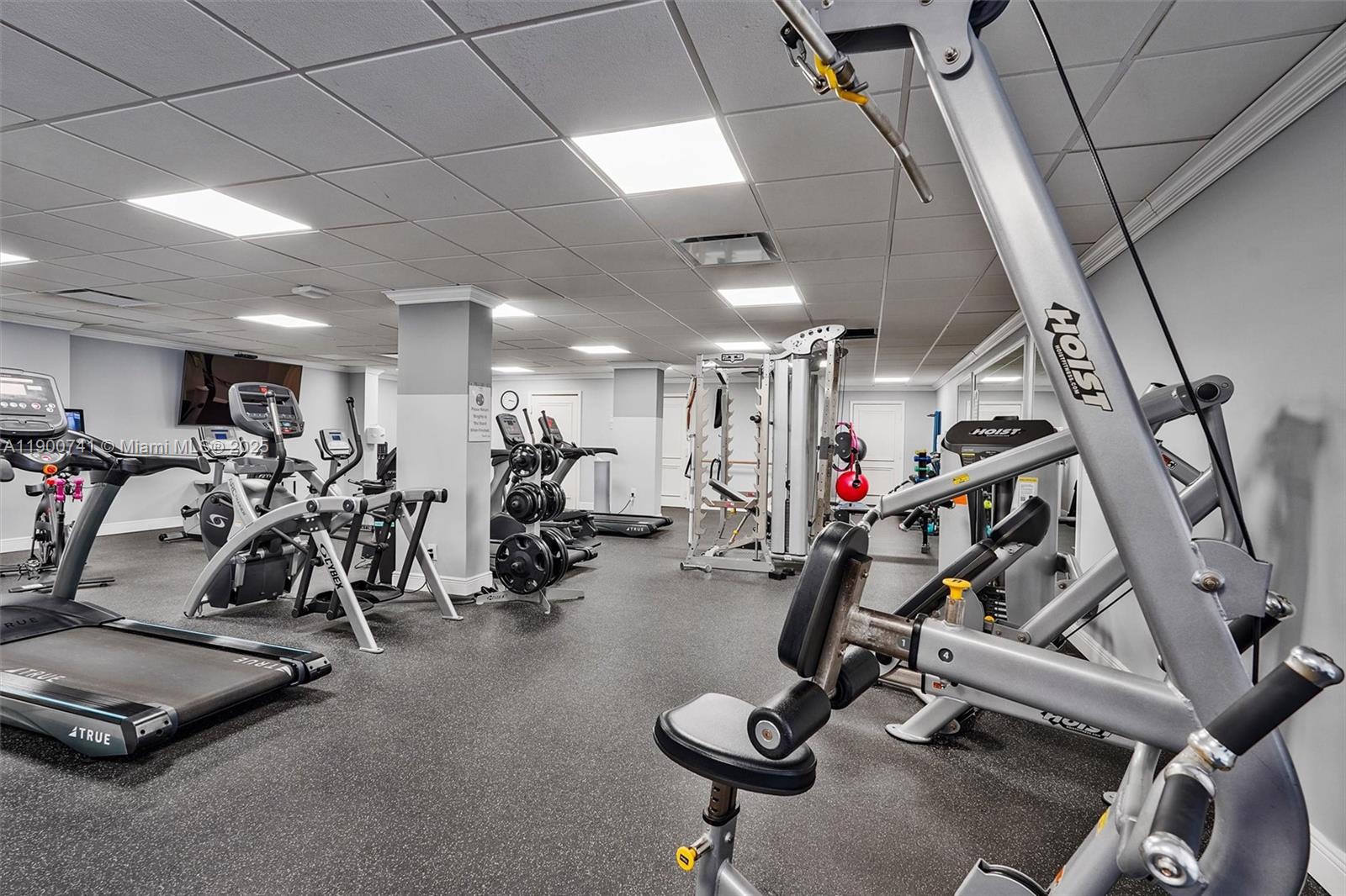 BARCLAY CONDO - Residential