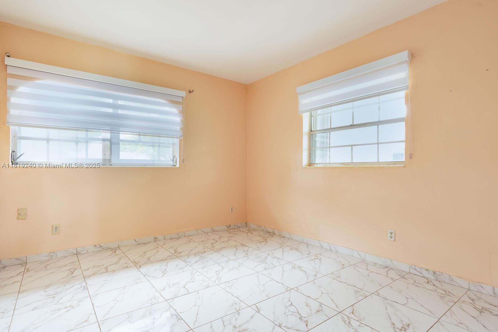 GREEN HILLS PARK WEST NO - Residential