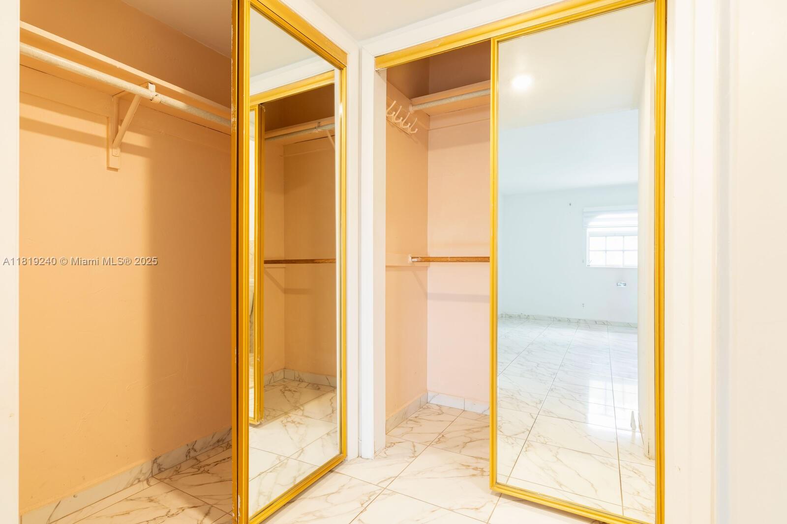 GREEN HILLS PARK WEST NO - Residential