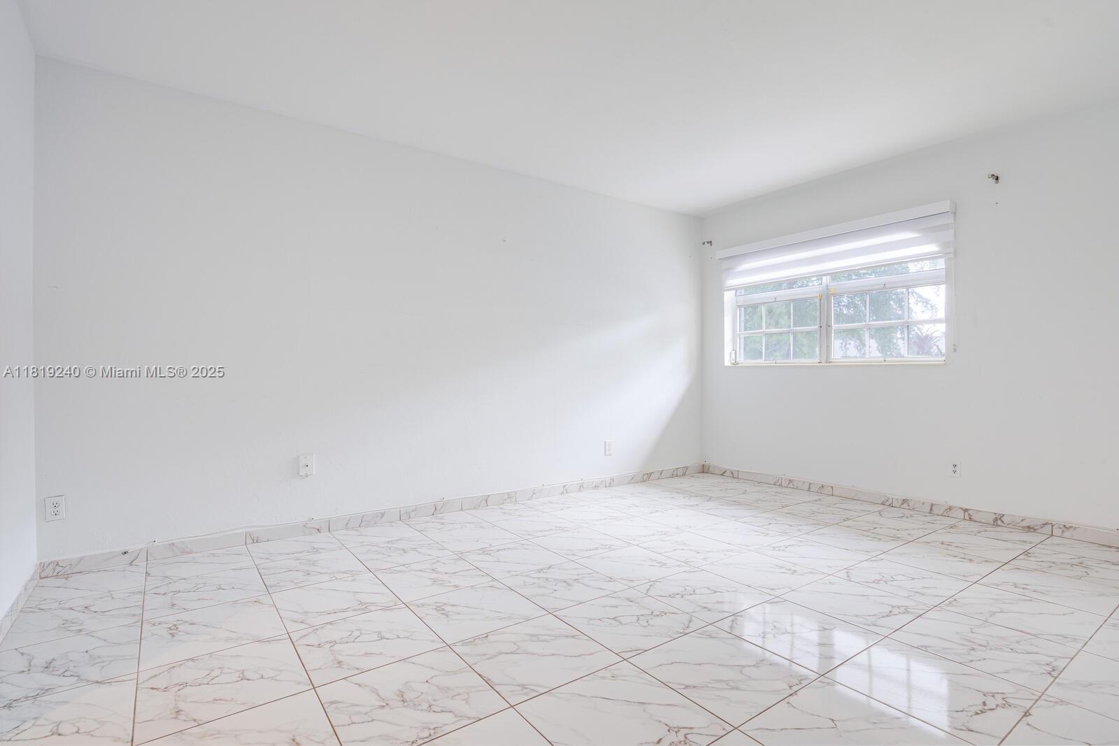 GREEN HILLS PARK WEST NO - Residential