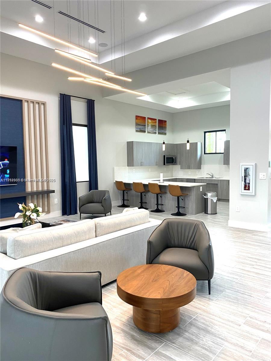 PINE ISLE - Residential Lease