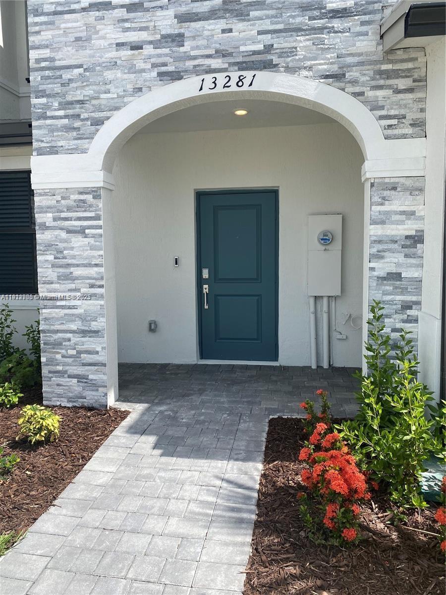 PINE ISLE - Residential Lease