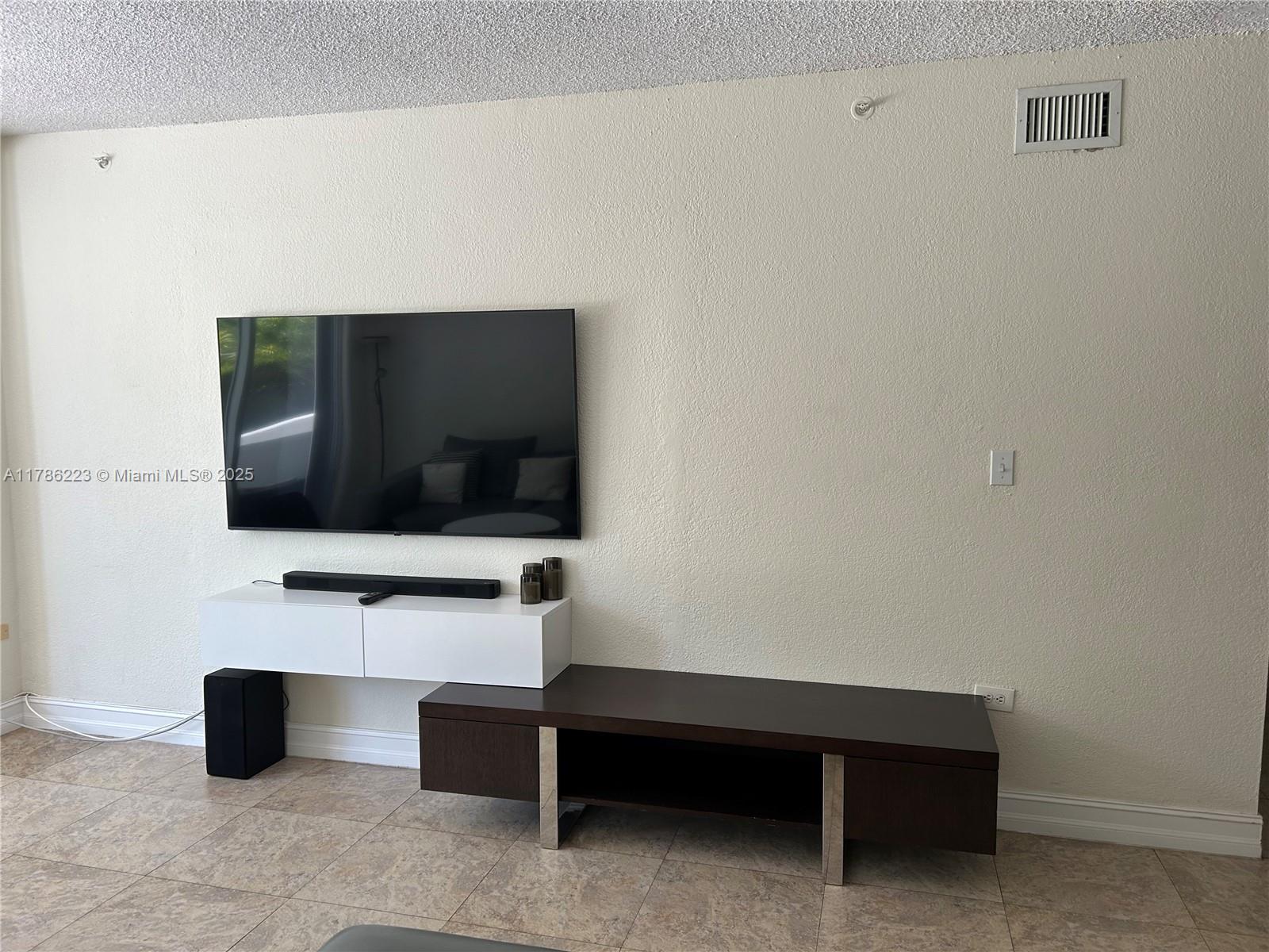 FLAMINGO SOUTH BEACH I CO - Residential Lease