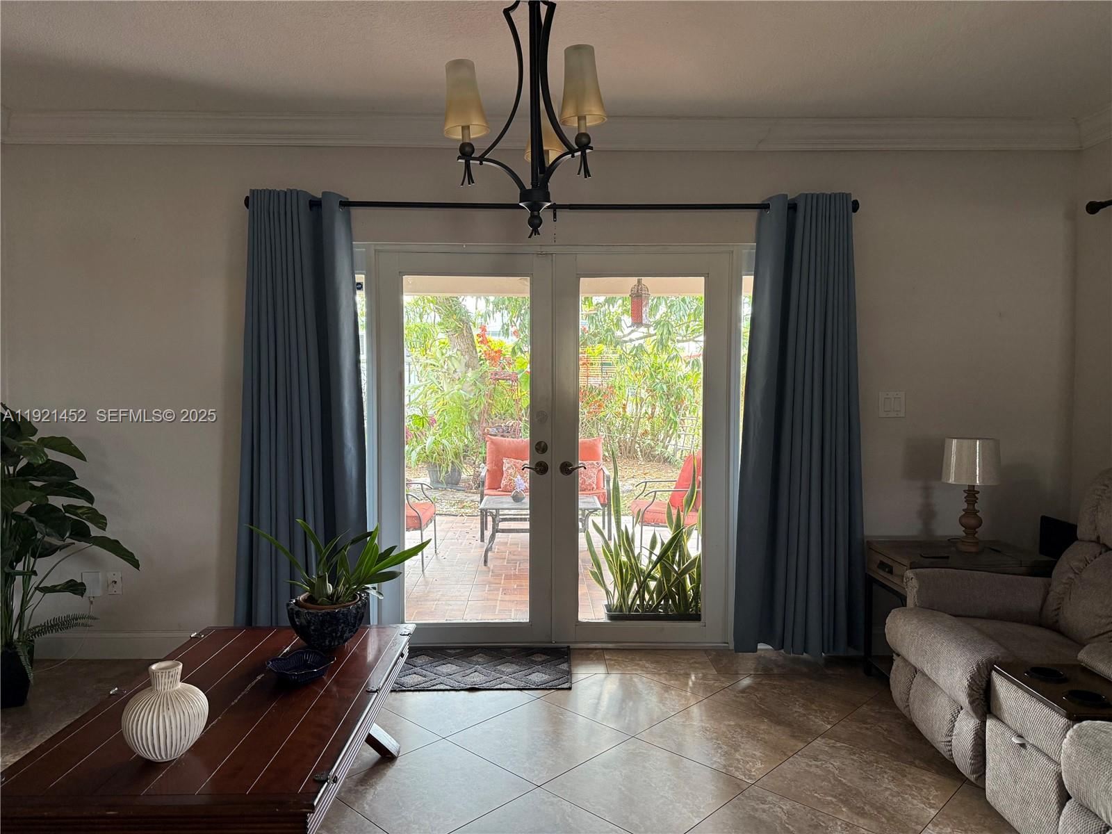 MIRACLE MANOR 5TH ADDN - Residential