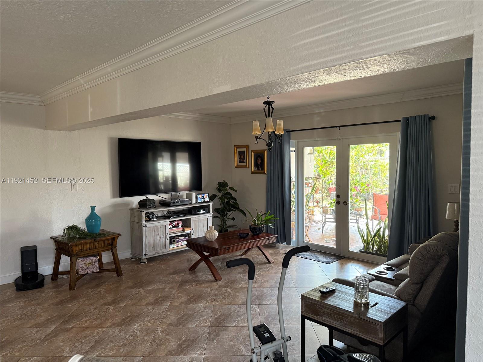 MIRACLE MANOR 5TH ADDN - Residential