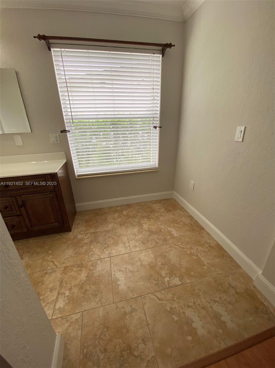 MIRACLE MANOR 5TH ADDN - Residential