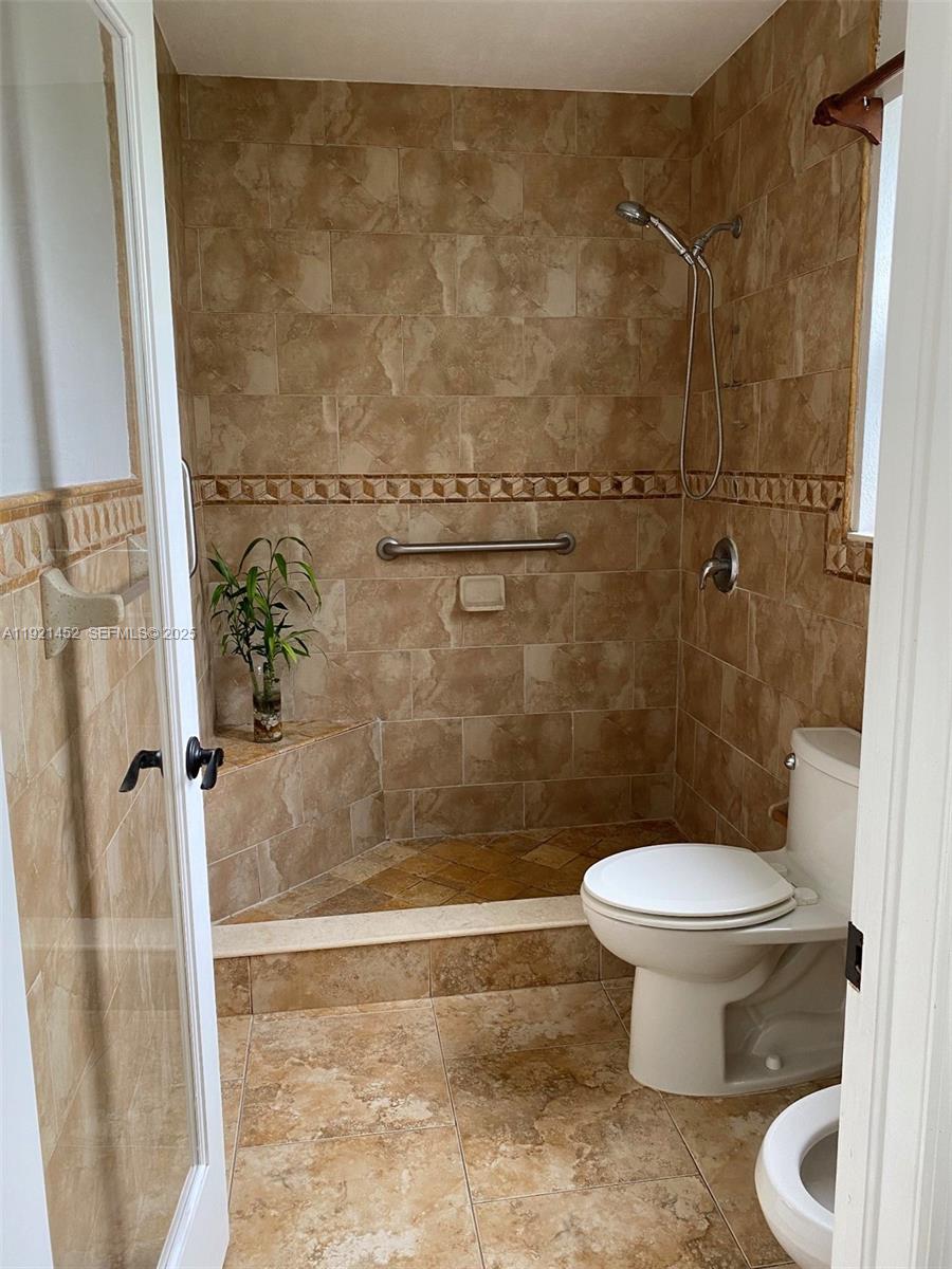 MIRACLE MANOR 5TH ADDN - Residential