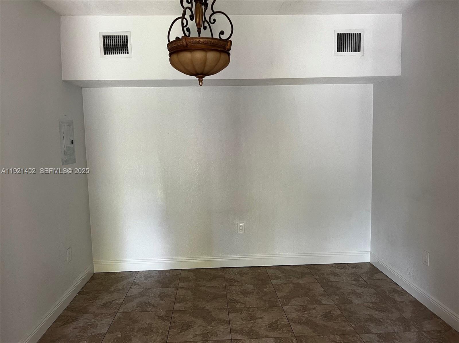 MIRACLE MANOR 5TH ADDN - Residential