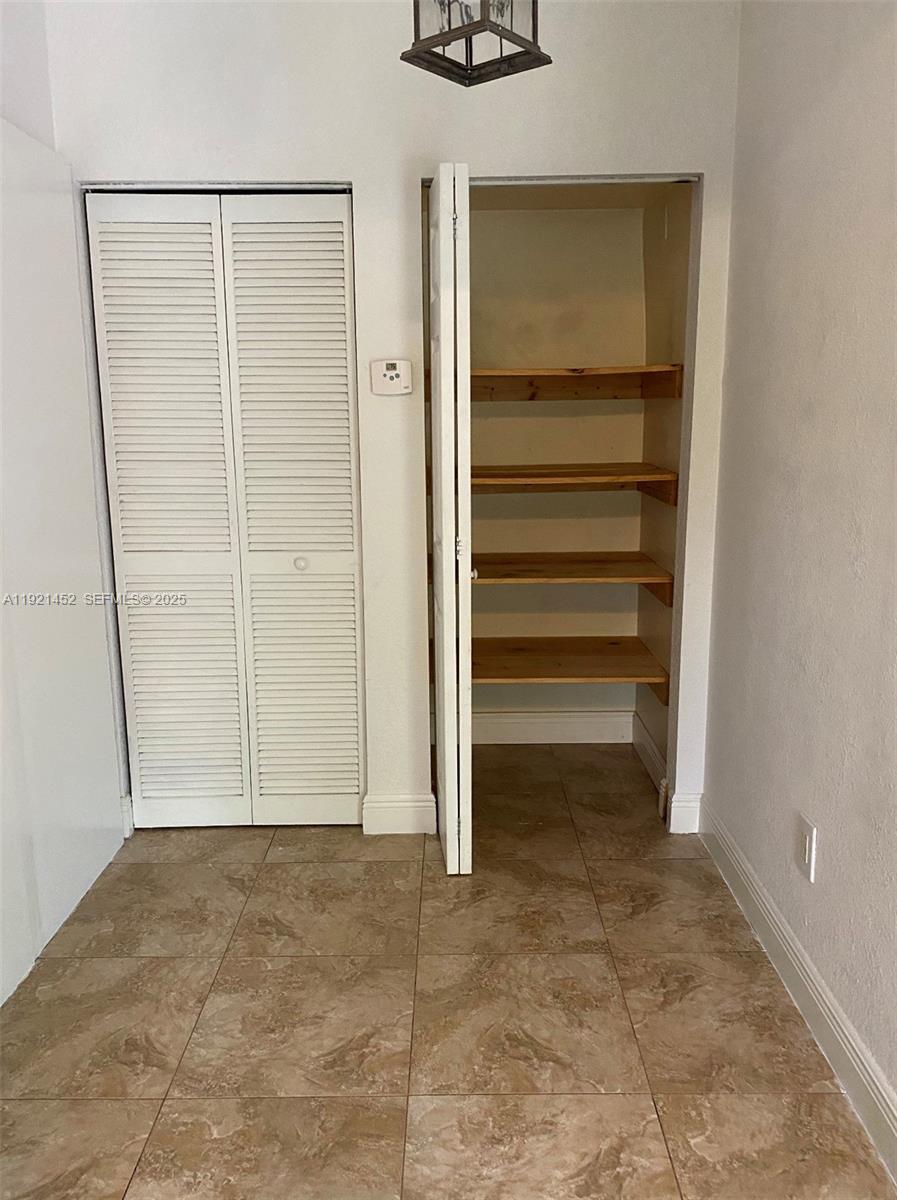 MIRACLE MANOR 5TH ADDN - Residential