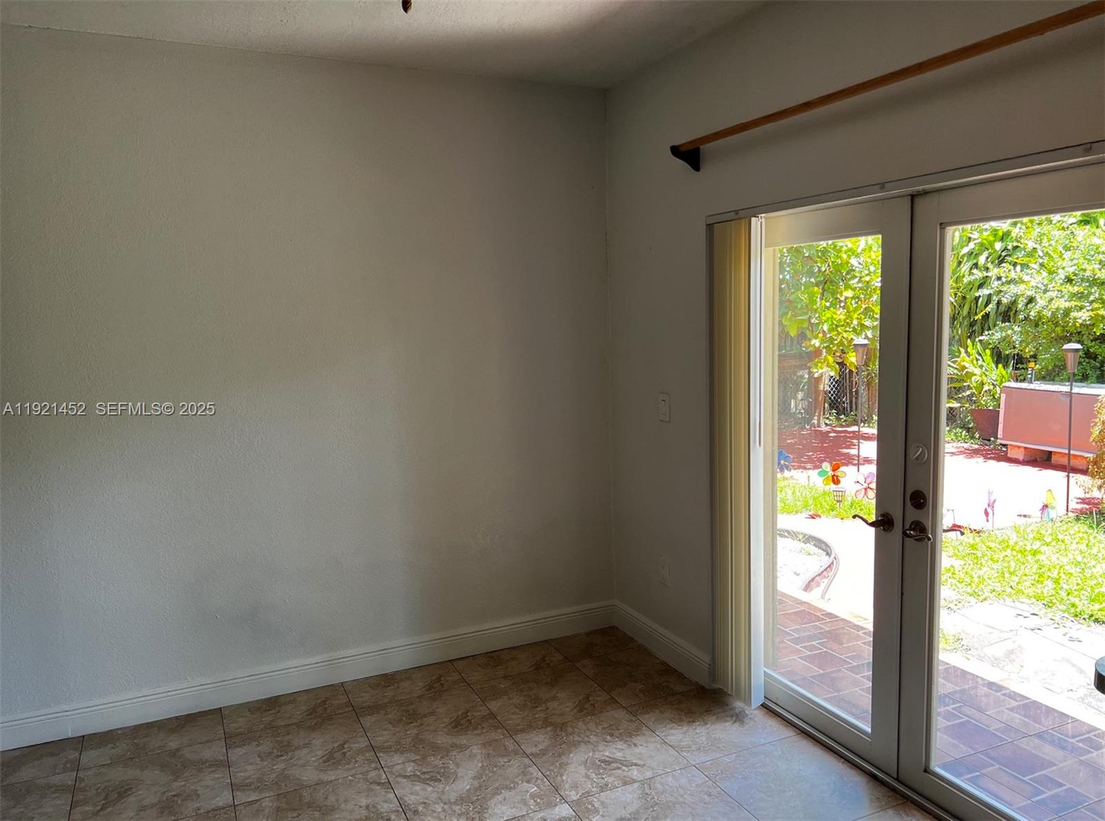 MIRACLE MANOR 5TH ADDN - Residential