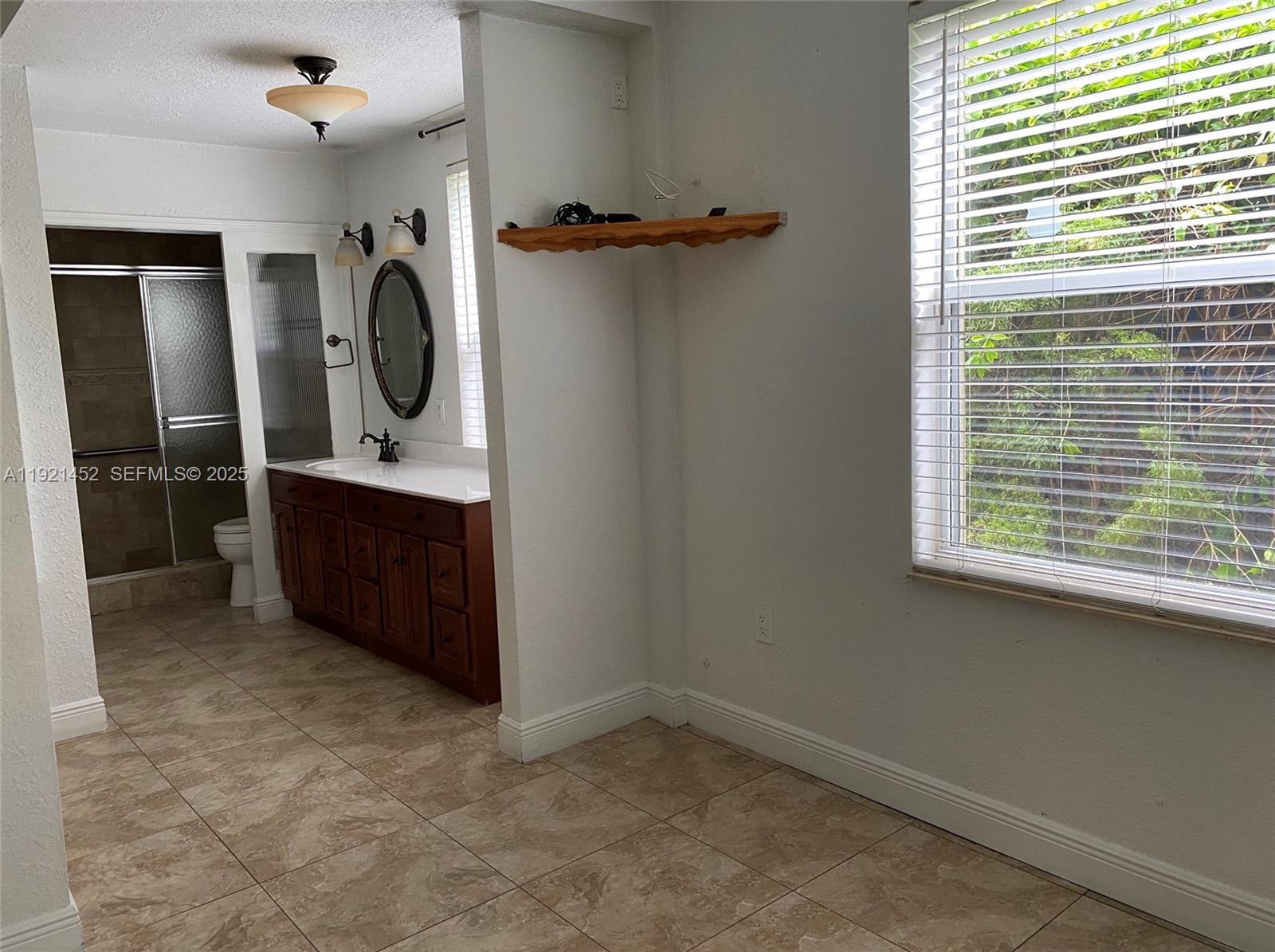 MIRACLE MANOR 5TH ADDN - Residential