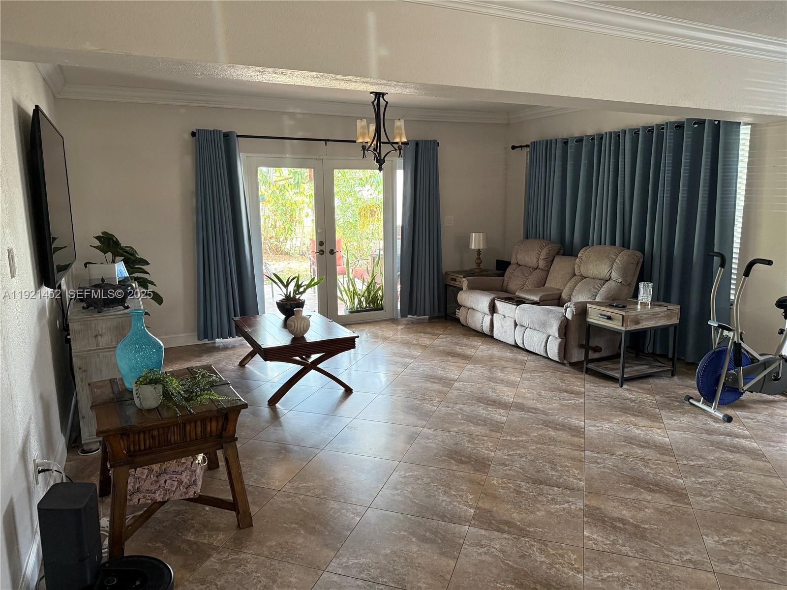 MIRACLE MANOR 5TH ADDN - Residential