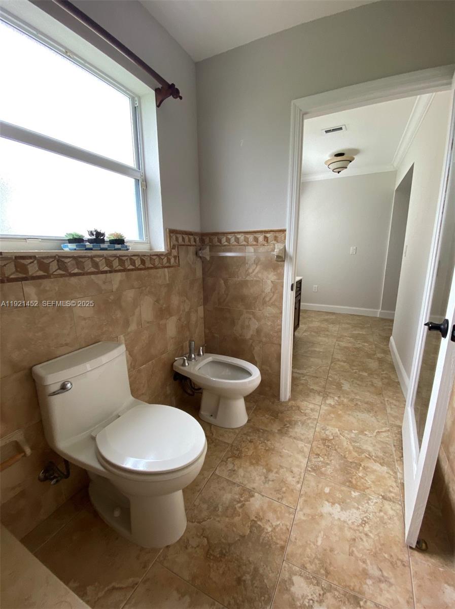 MIRACLE MANOR 5TH ADDN - Residential