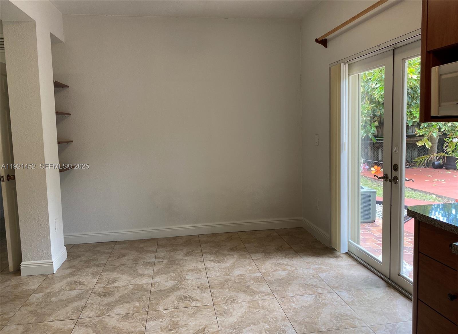 MIRACLE MANOR 5TH ADDN - Residential