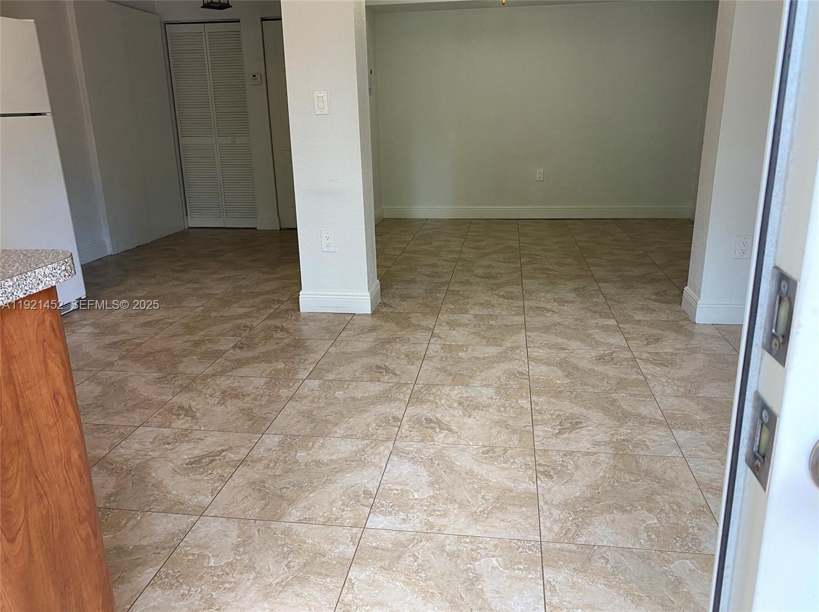 MIRACLE MANOR 5TH ADDN - Residential