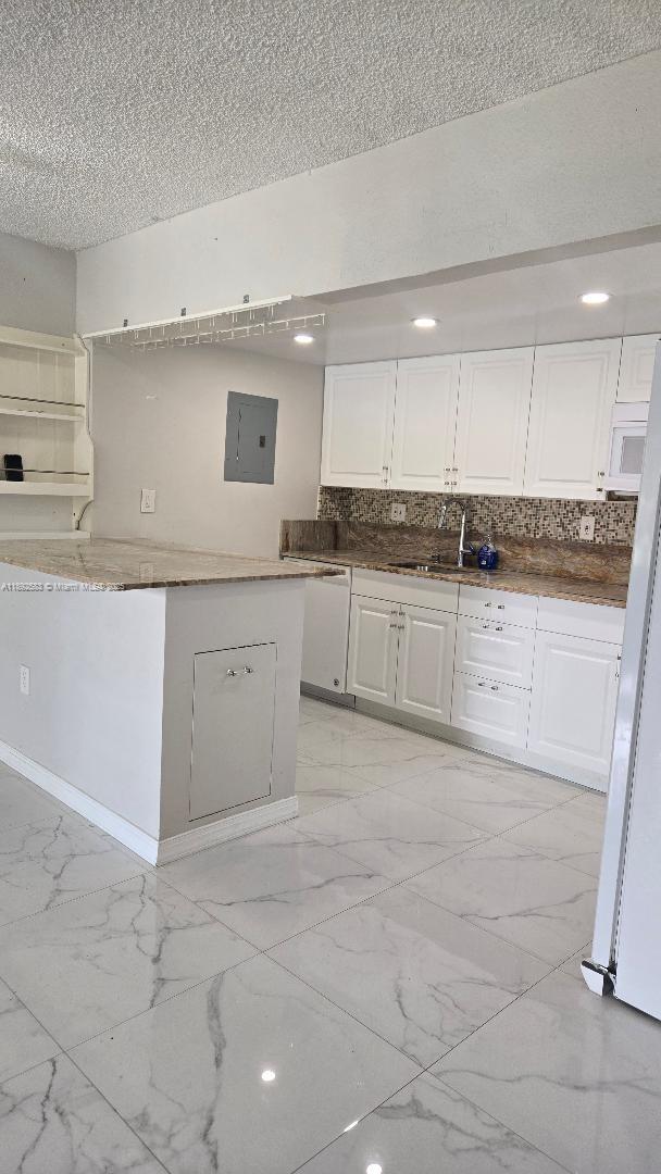 LAKEVIEW GARDENS AT MIAMI - Residential