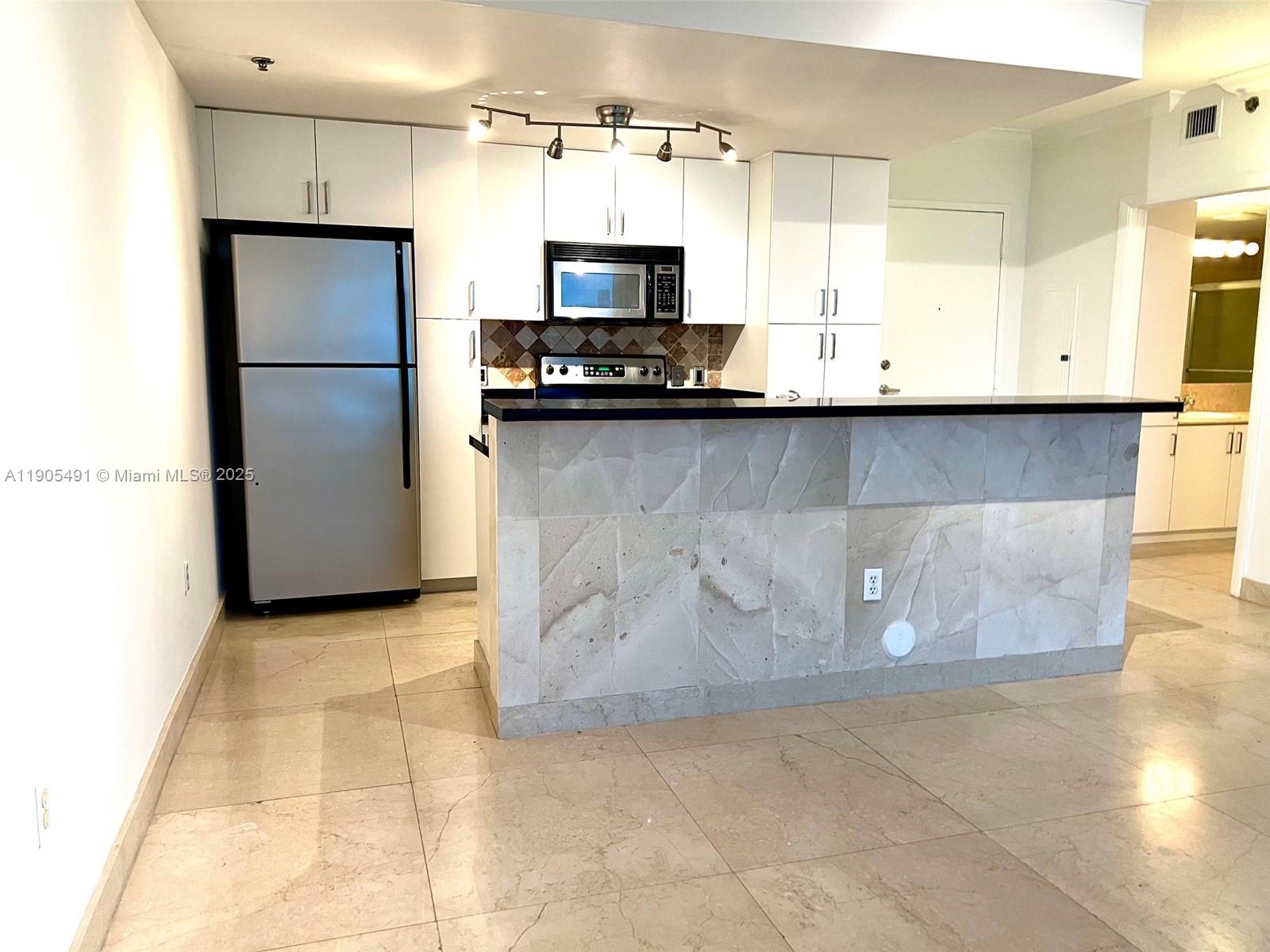 CORAL SEA VIEW CONDO - Residential Lease