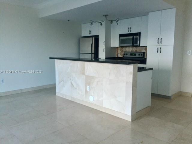 CORAL SEA VIEW CONDO - Residential Lease