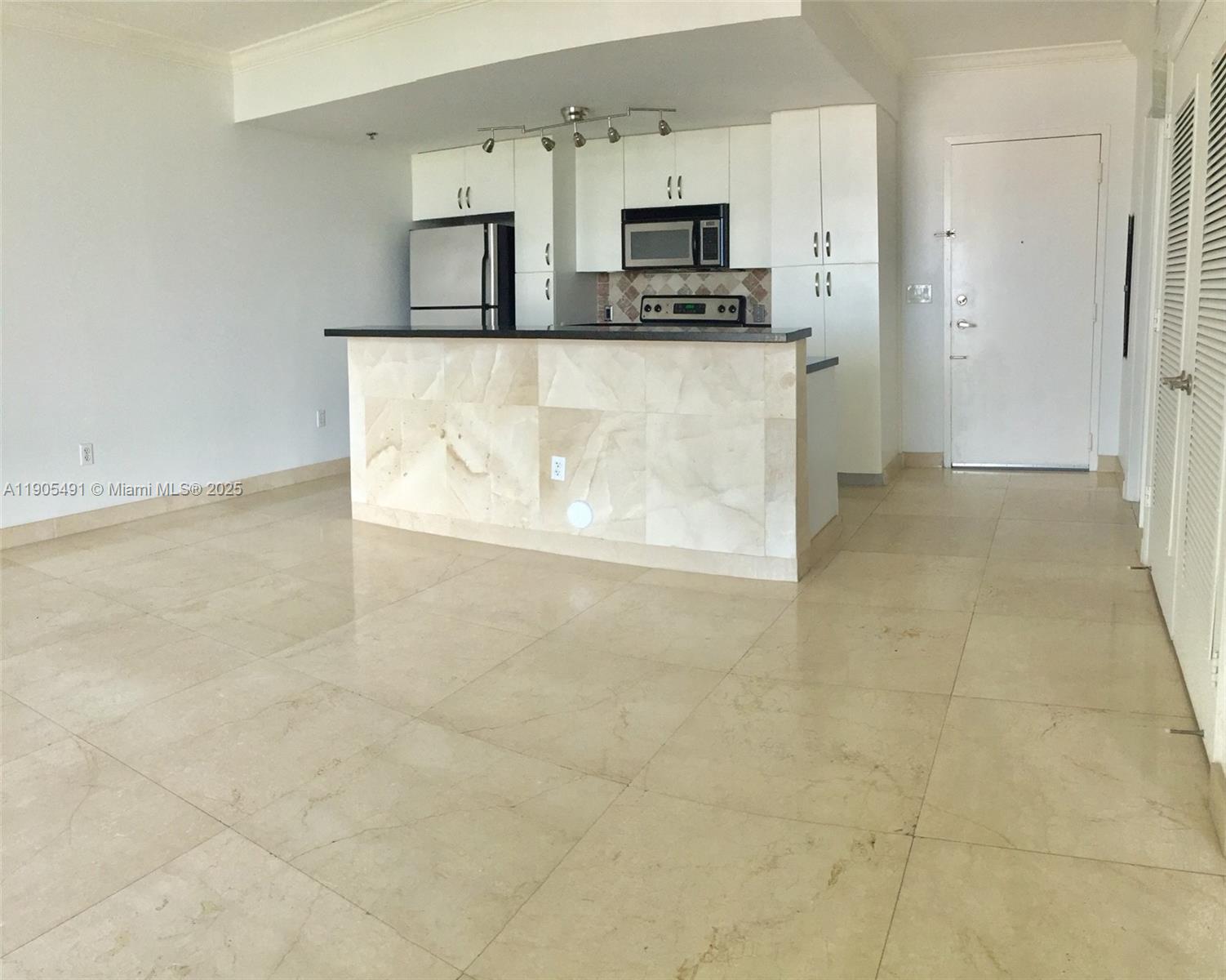 CORAL SEA VIEW CONDO - Residential Lease