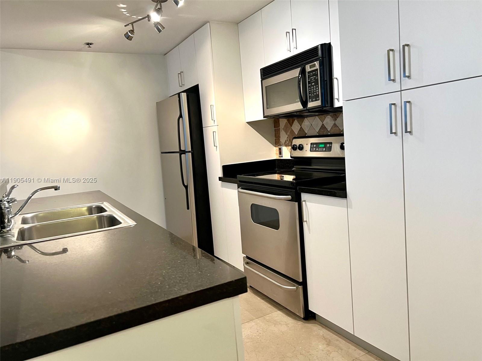 CORAL SEA VIEW CONDO - Residential Lease