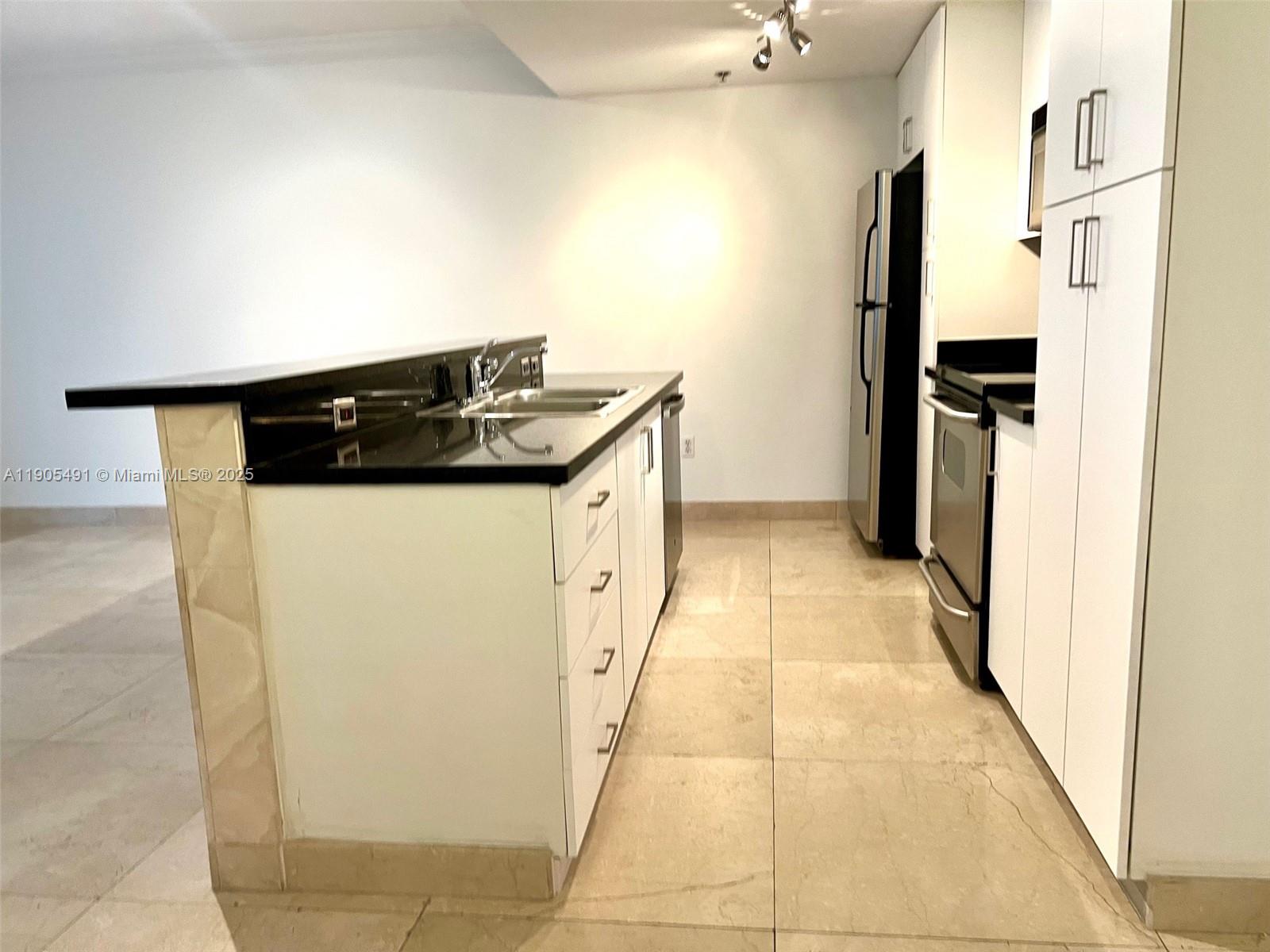 CORAL SEA VIEW CONDO - Residential Lease