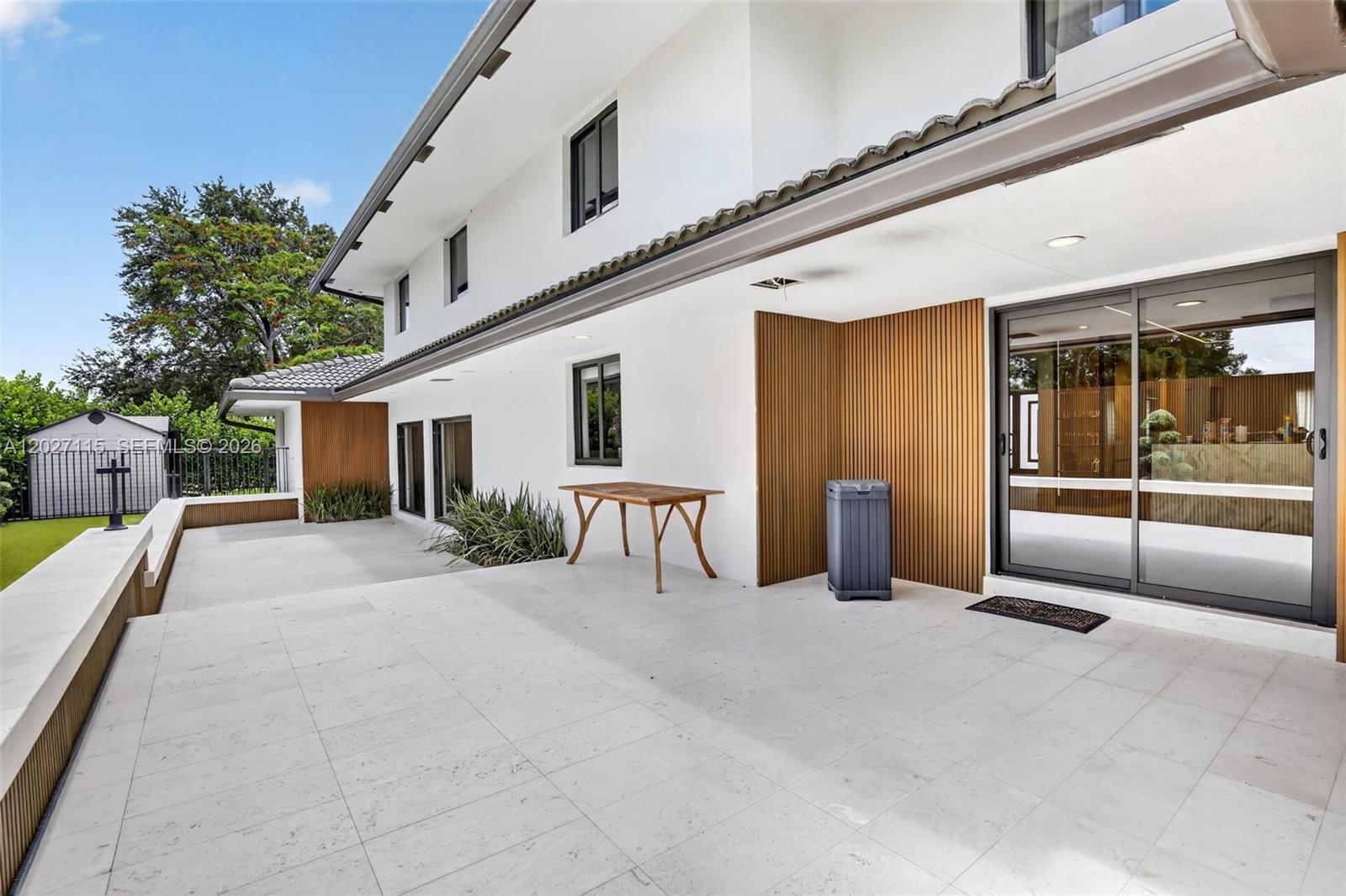 PLANTATION ACRES - Residential