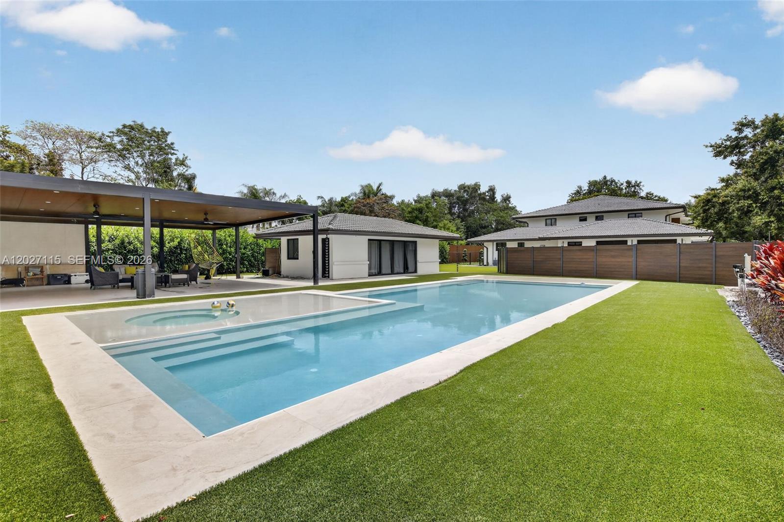 PLANTATION ACRES - Residential