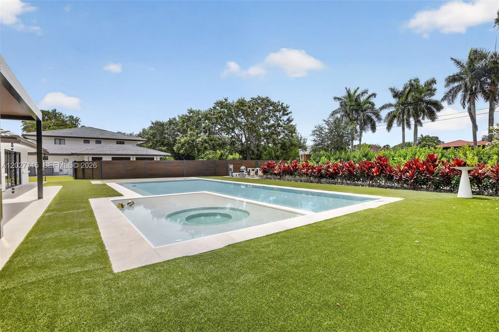 PLANTATION ACRES - Residential