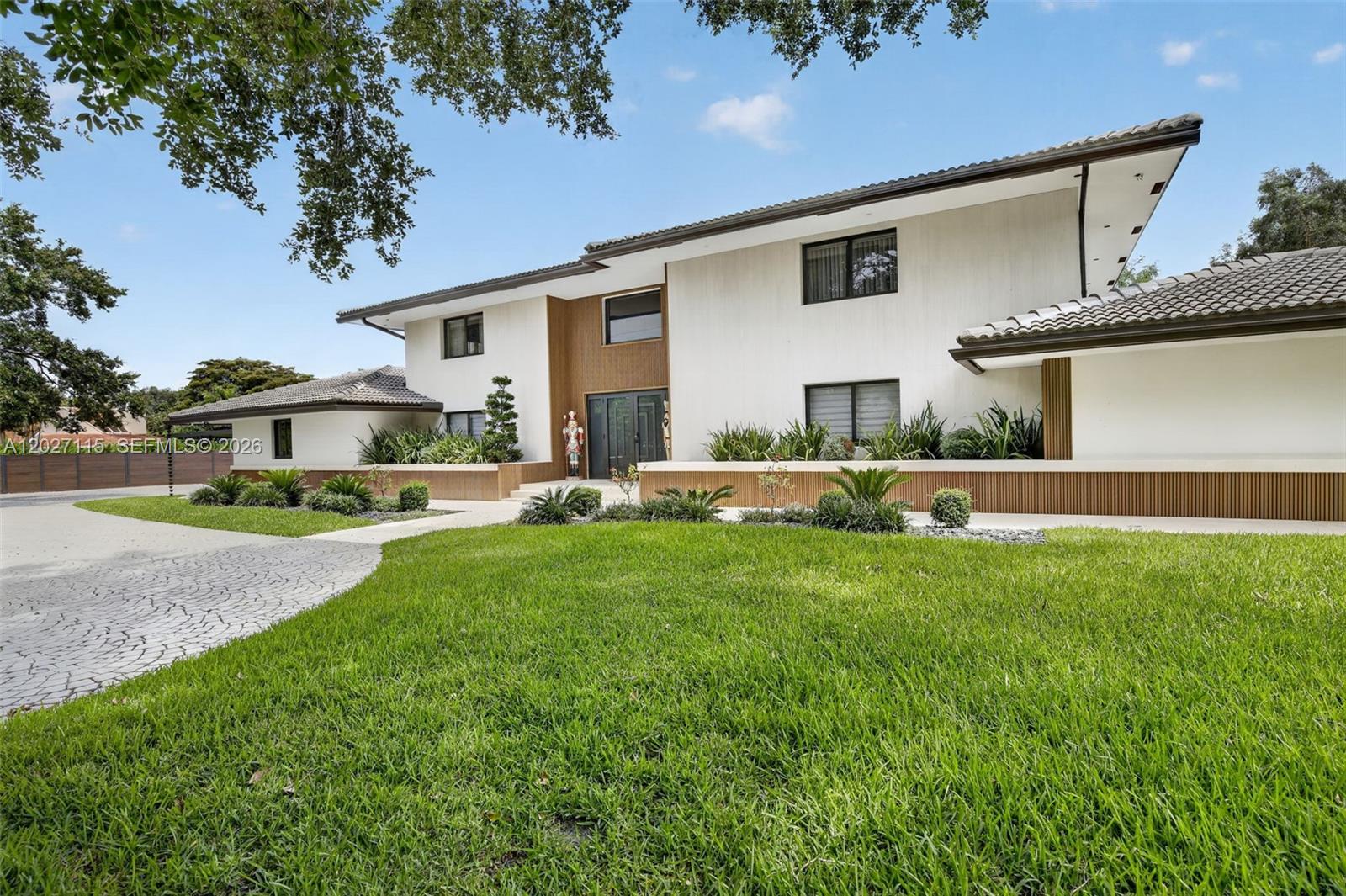PLANTATION ACRES - Residential