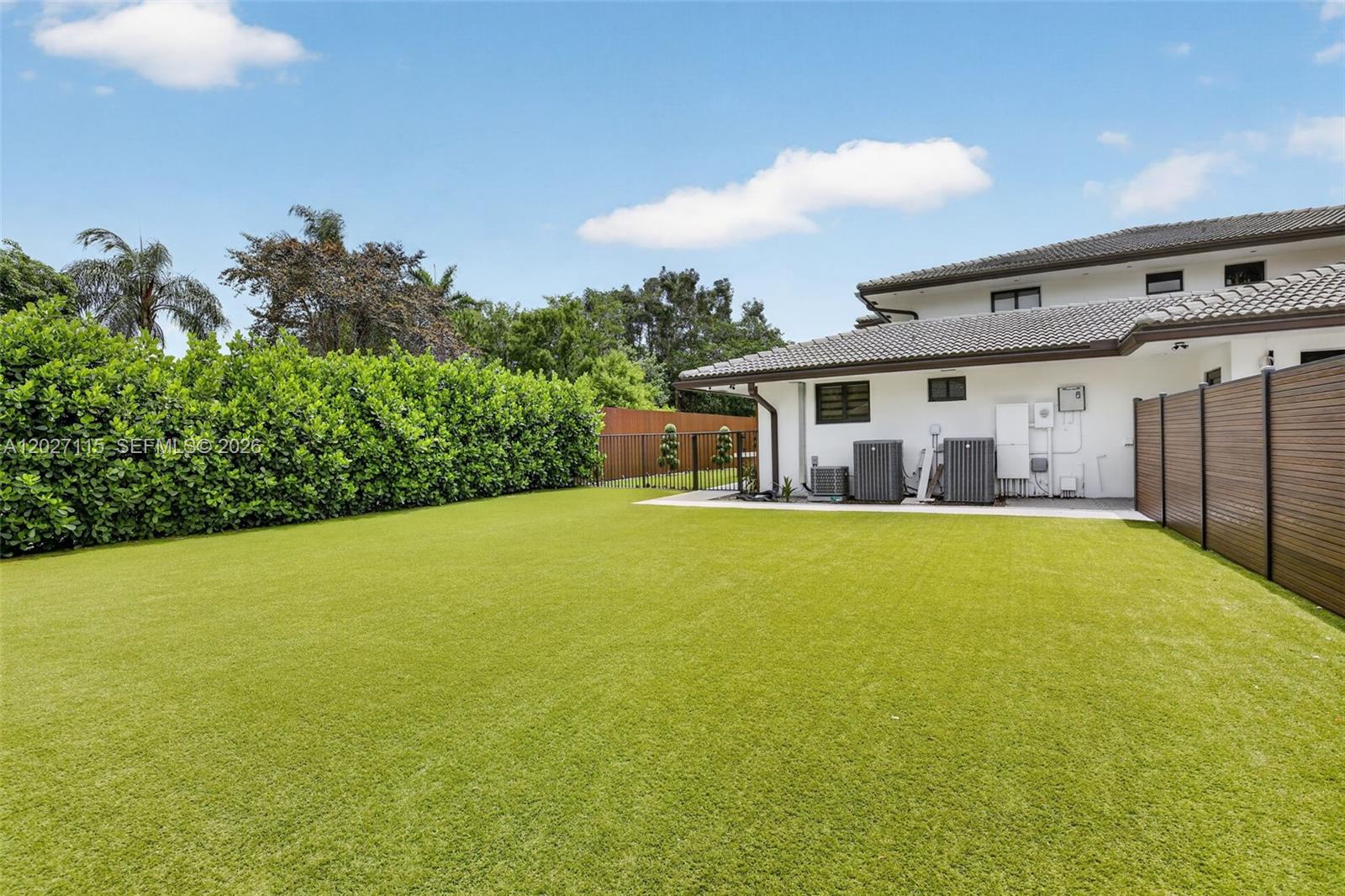PLANTATION ACRES - Residential