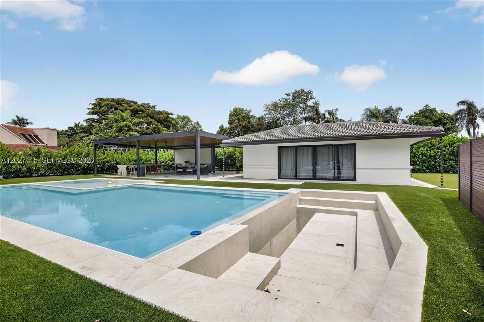 PLANTATION ACRES - Residential