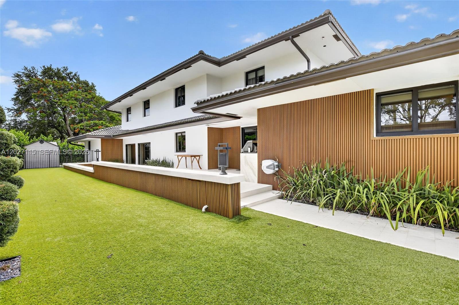 PLANTATION ACRES - Residential