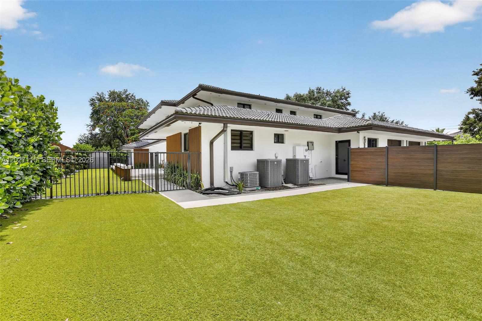 PLANTATION ACRES - Residential