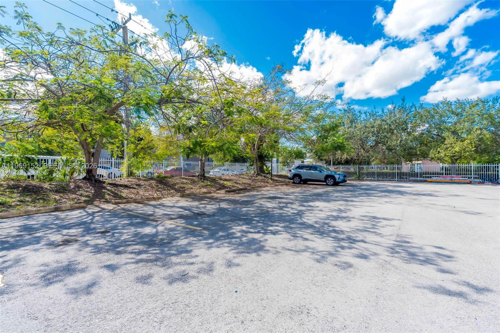 SUMMIT CHASE CONDO - Residential