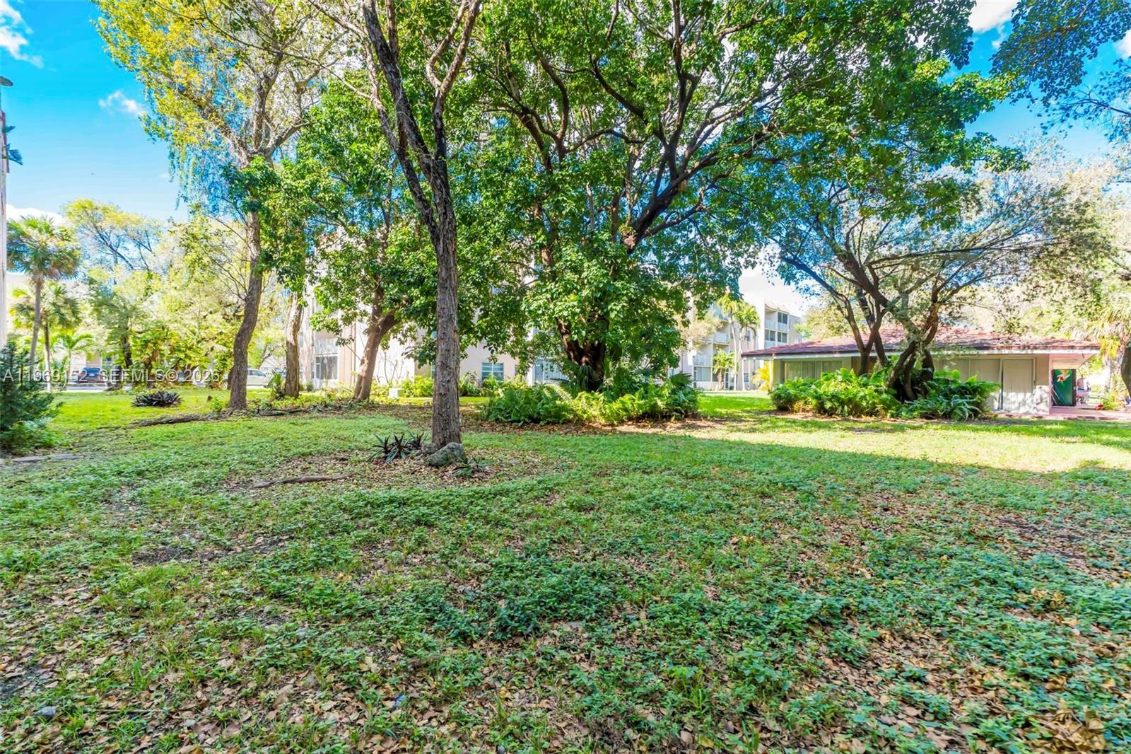 SUMMIT CHASE CONDO - Residential