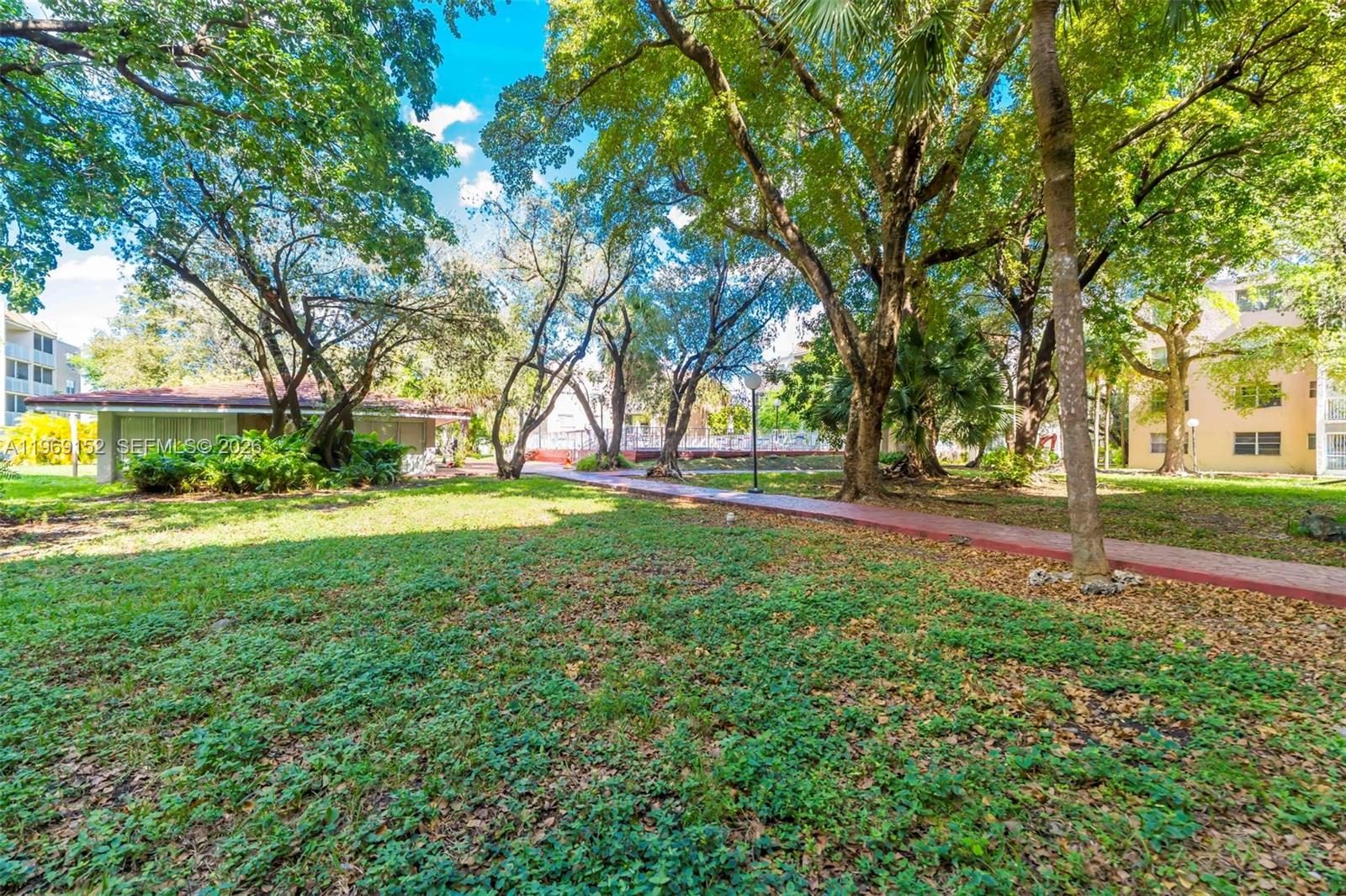 SUMMIT CHASE CONDO - Residential