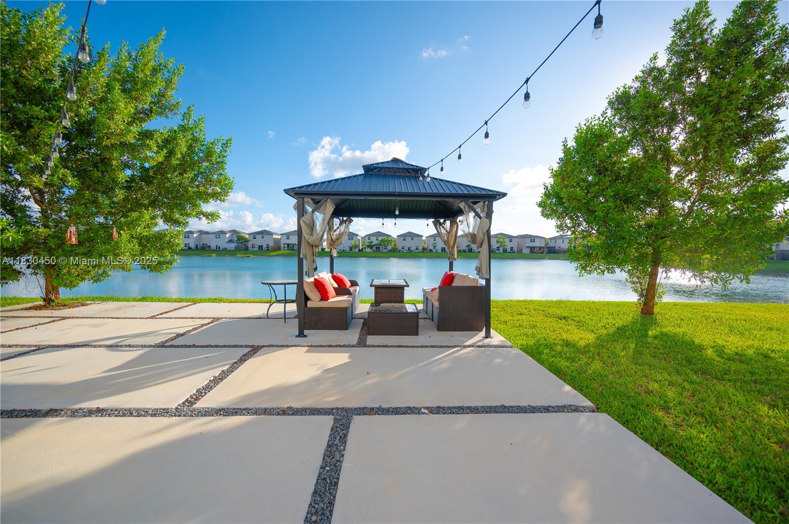 HOMESTEAD PARK OF COMMERC - Residential