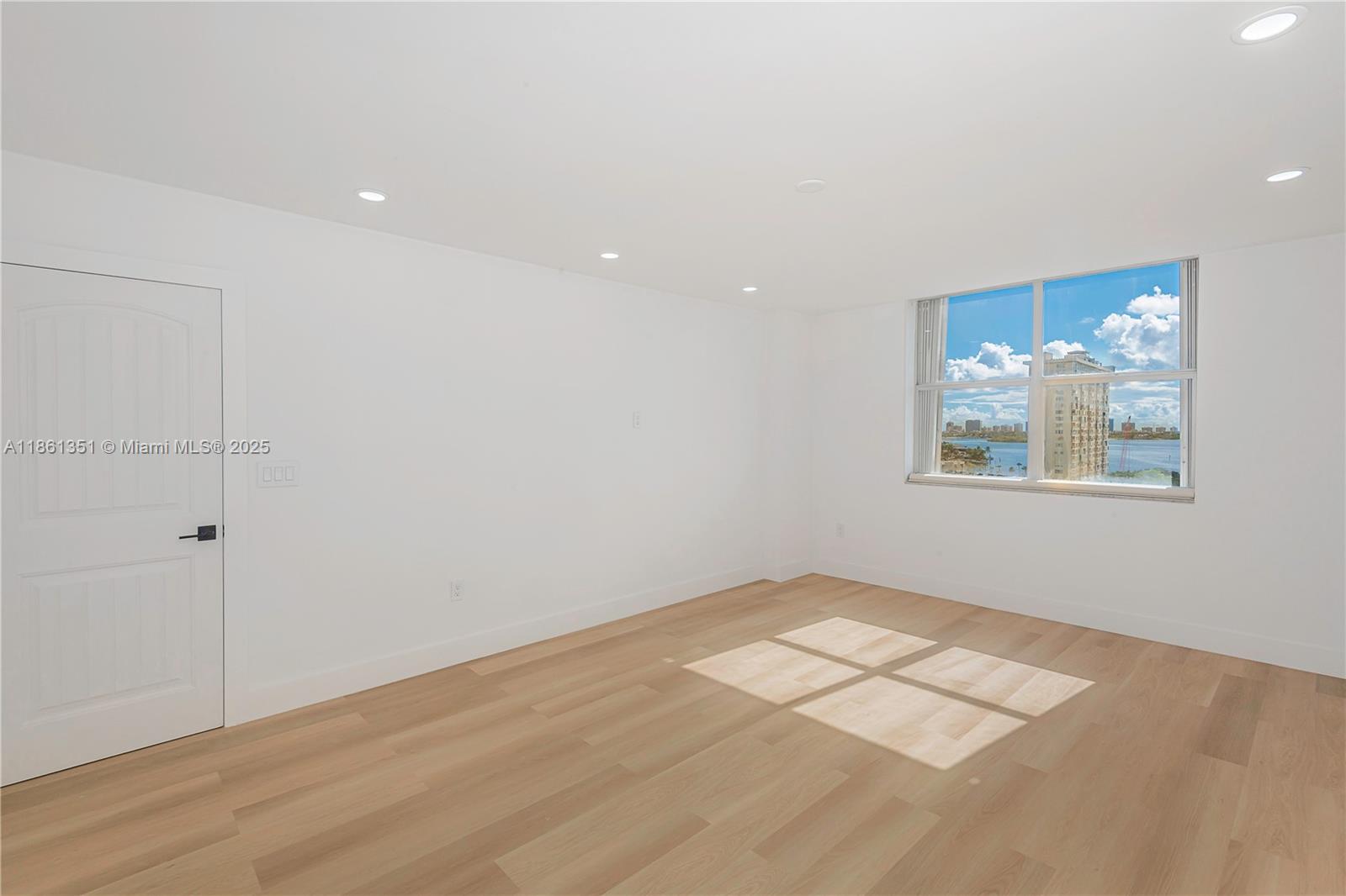 11111 Biscayne Blvd 1125