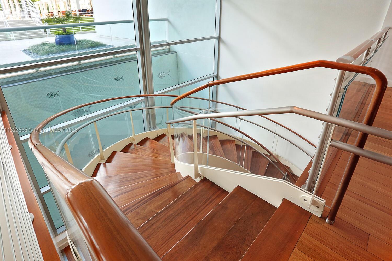 GROVENOR HOUSE CONDO - Residential