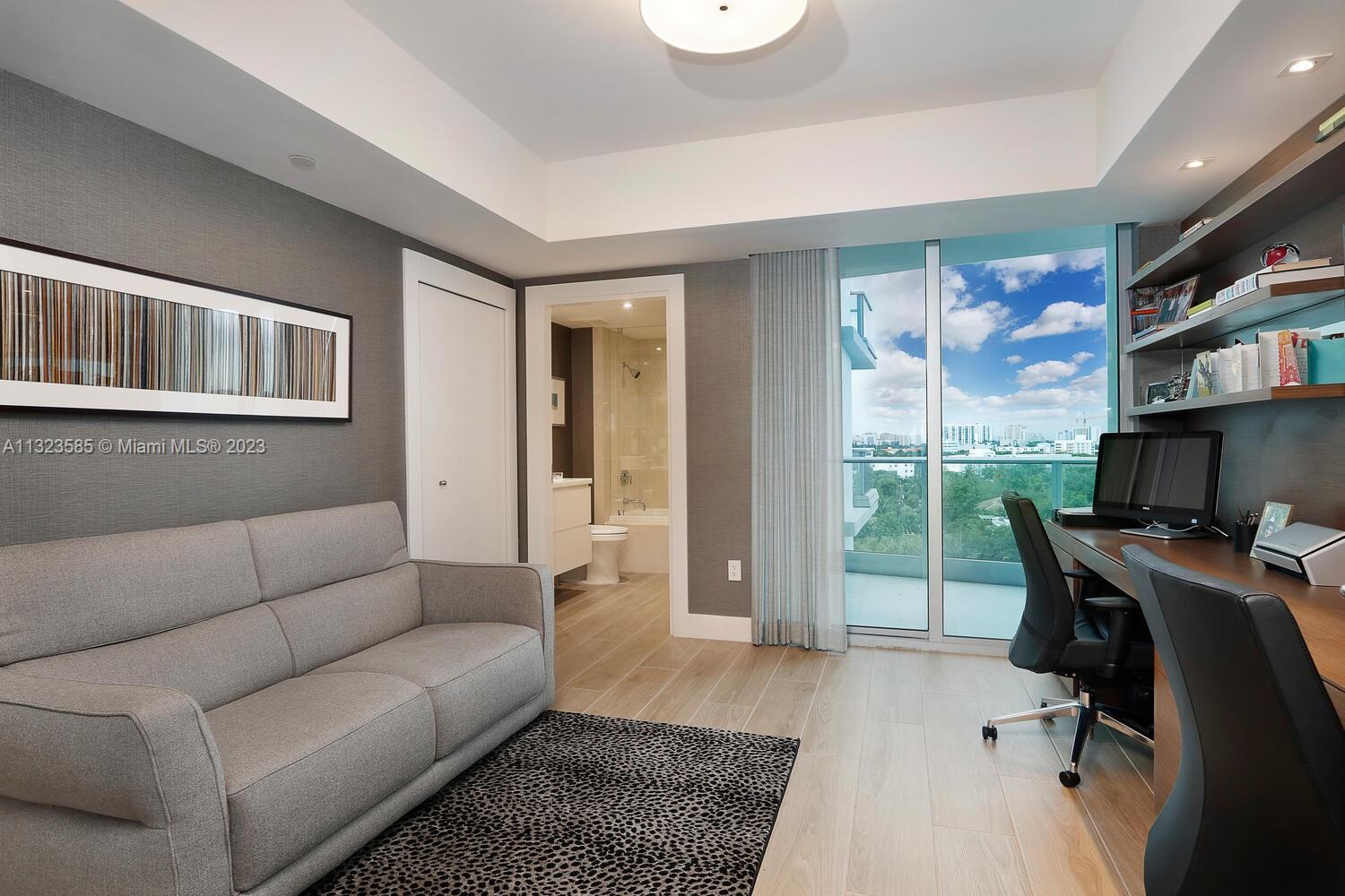 GROVENOR HOUSE CONDO - Residential