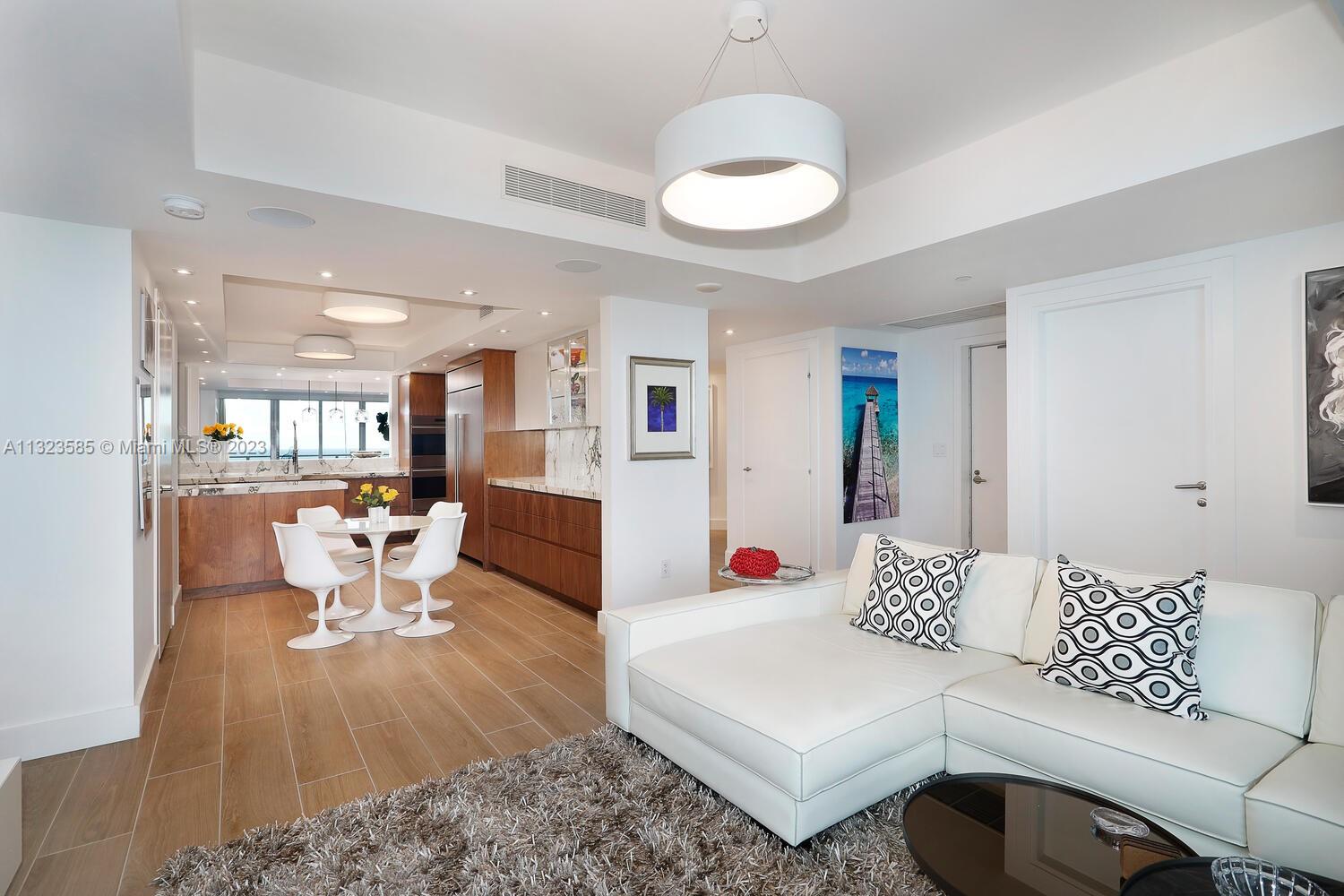 GROVENOR HOUSE CONDO - Residential