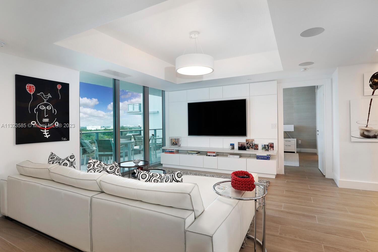 GROVENOR HOUSE CONDO - Residential