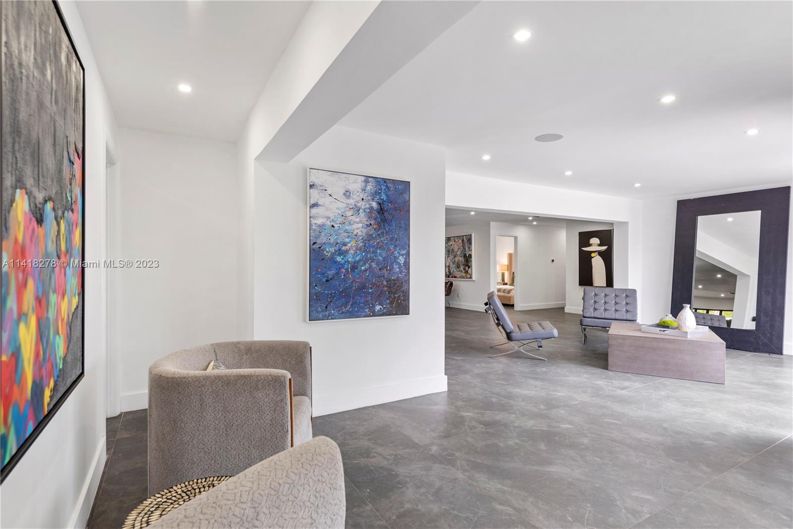 HOLLYWOOD HILLS - Residential Lease
