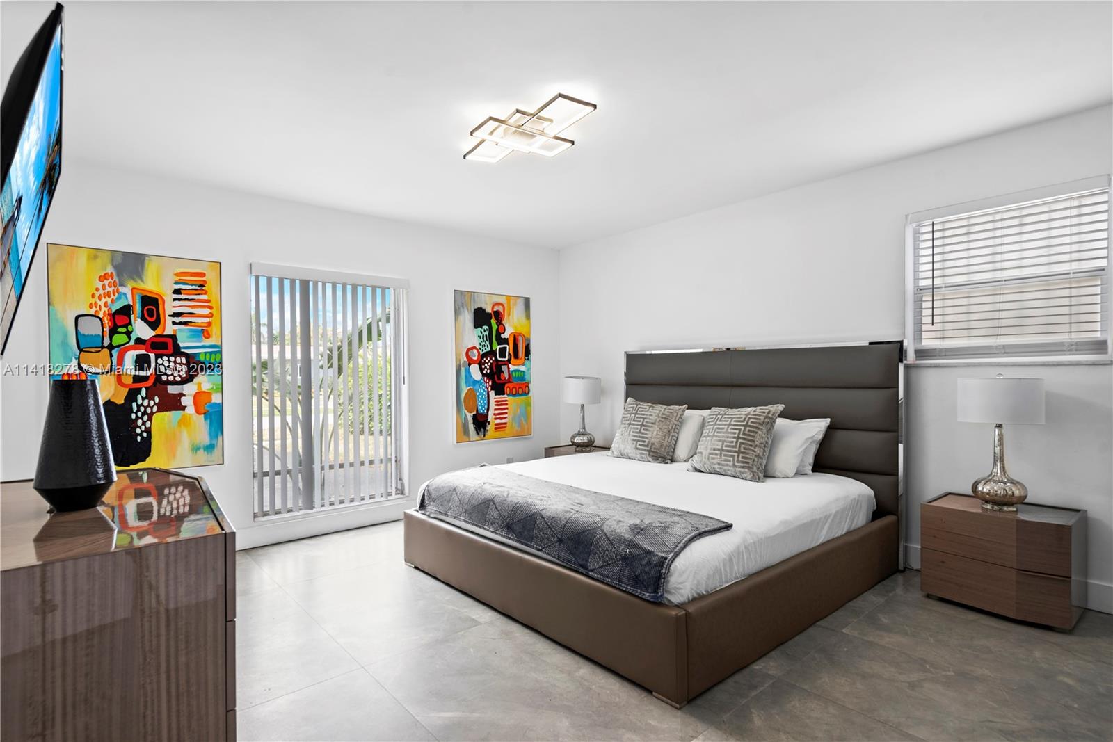 HOLLYWOOD HILLS - Residential Lease
