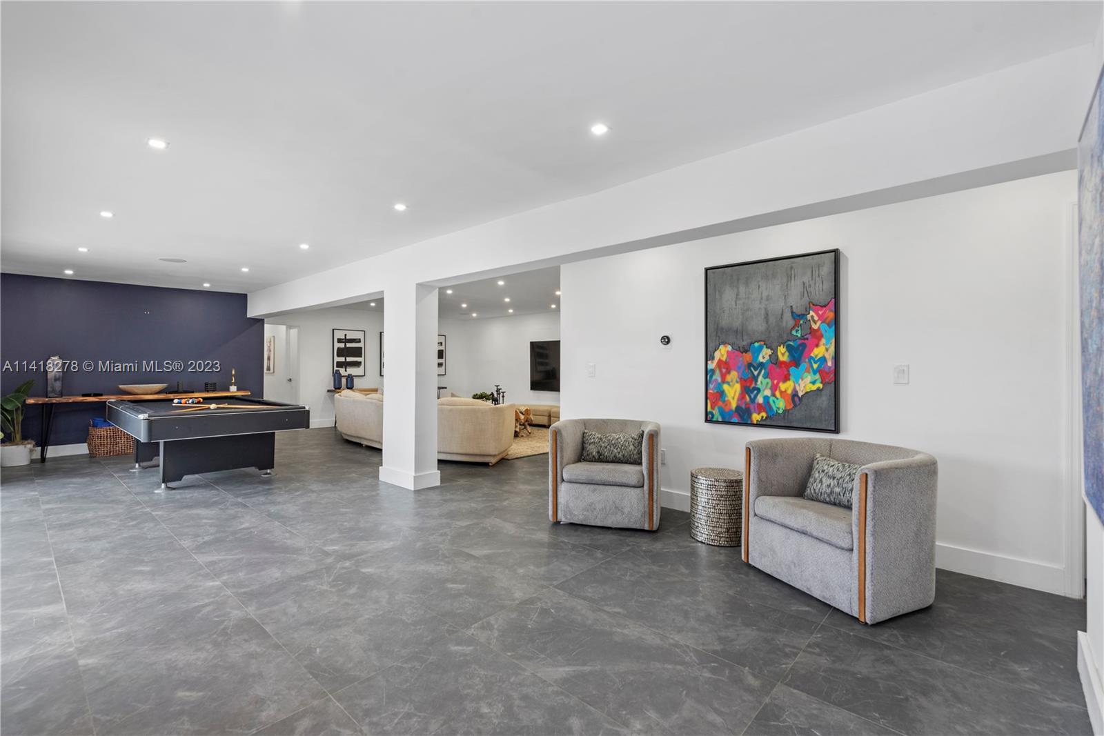 HOLLYWOOD HILLS - Residential Lease